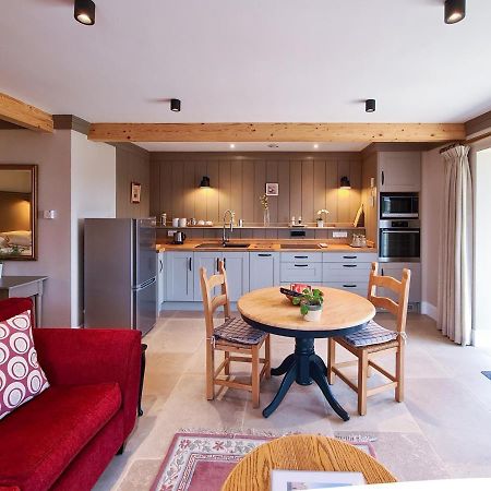 Luxury Lodge @ Ewen Barn - Private 5* Retreat Cirencester Exteriör bild