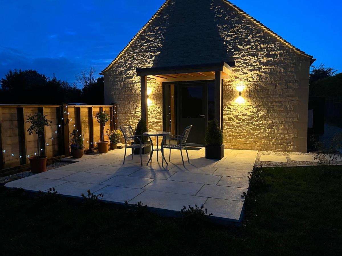 Luxury Lodge @ Ewen Barn - Private 5* Retreat Cirencester Exteriör bild