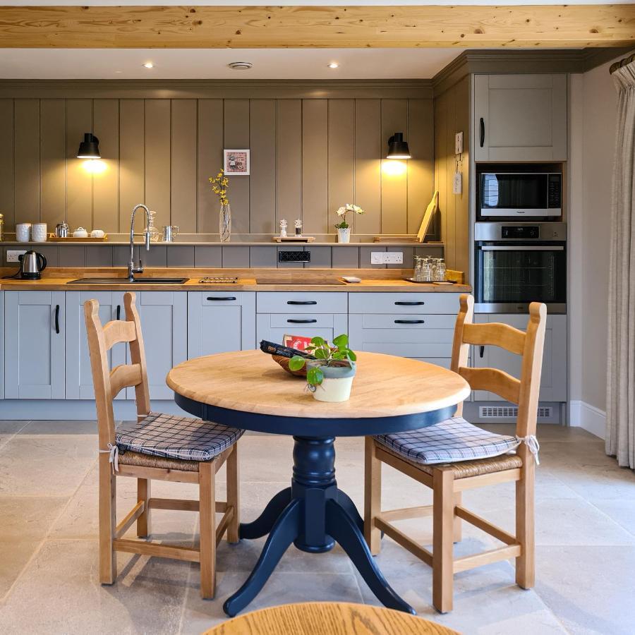 Luxury Lodge @ Ewen Barn - Private 5* Retreat Cirencester Exteriör bild